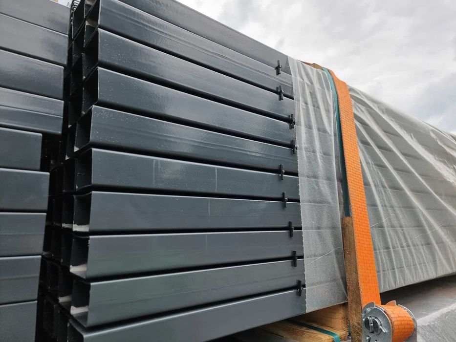 NOWE słupki ogrodzeniowe60×40 o wysokości 2200 antracyt i czarnym.