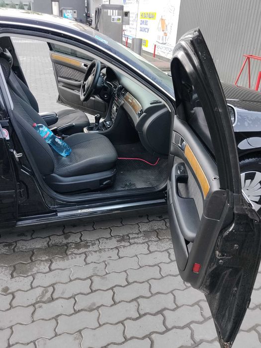 Автомобіль ауді а6с5 .  1.8т
