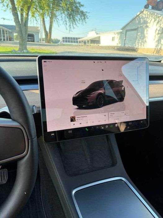 Tesla Model Y Long Range AWD (Dual Motor) 2022 рік