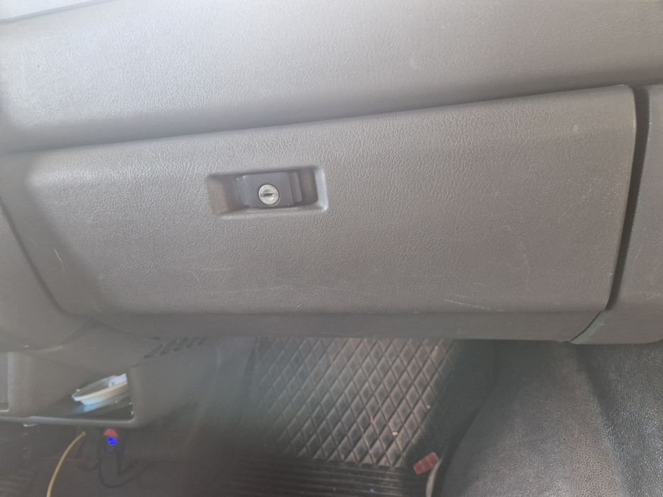 Vw t4 multivan uchwyty na kubki oryginal