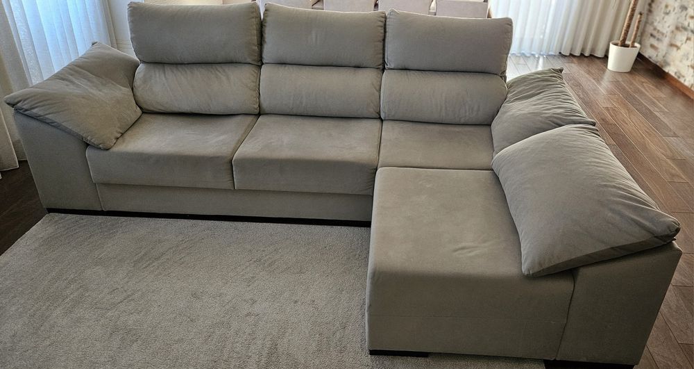 Sofá com chaise longue 2.70 cumprimento x 1.80 largura