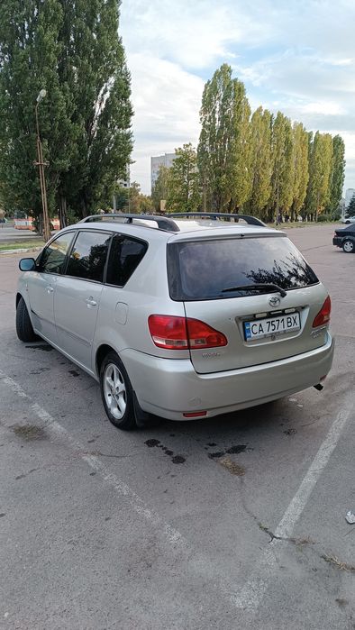 Toyota Avensis Verso 7місць 2003рік