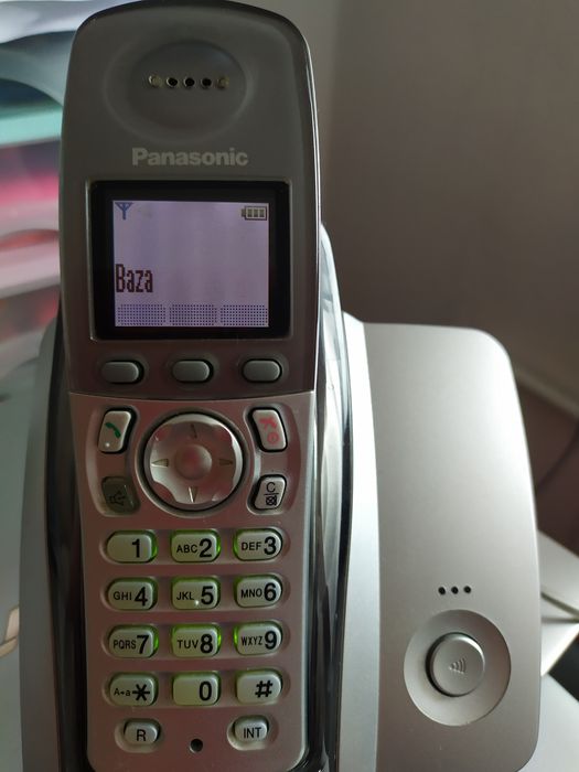 Telefon stacjonarny bezprzewodowy Panasonic KX-TCD 300 z kolorowym wyś