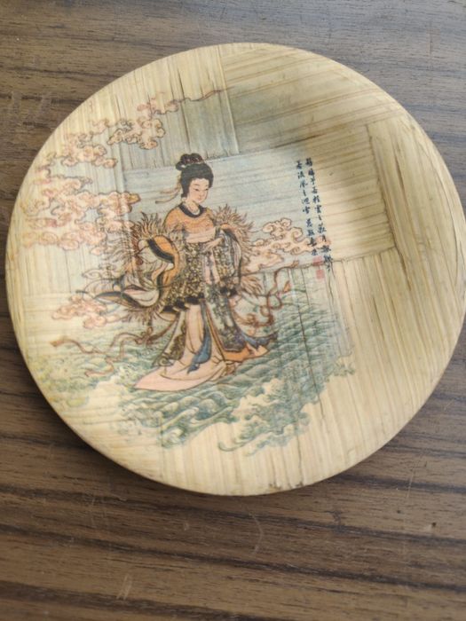 Pratos decorativos chinêses em bambú