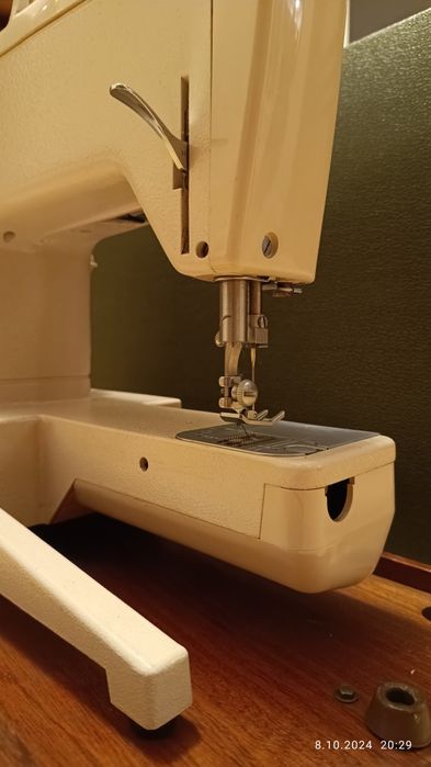 Maszyna do szycia Singer.