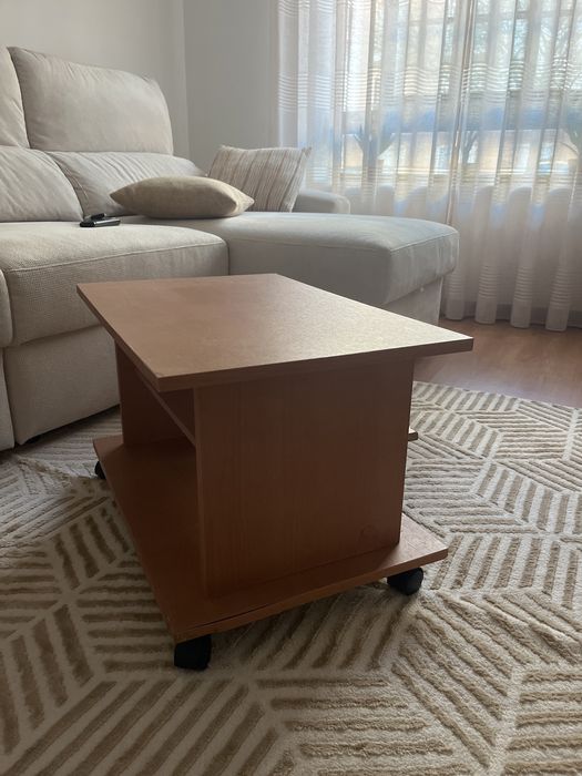 Coffee table / support room64584770251394121