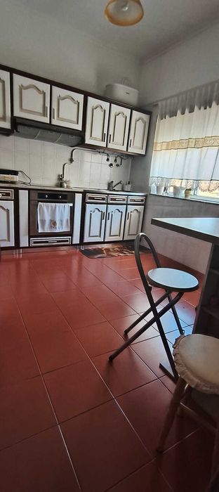 Excelente T3 com garagem - Zona tranquila
