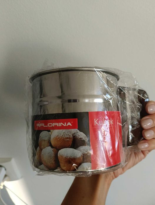 Kubek do przesiewania mąki