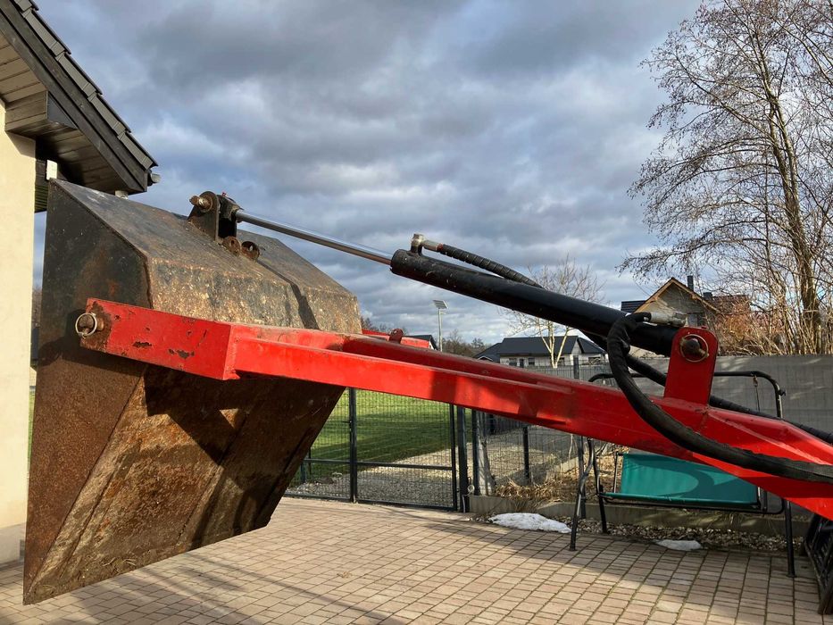 ładowacz na tył ciągnika TUZ, łyżka otwierana hydraulicznie