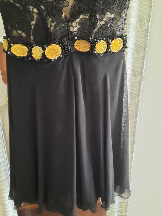 Vestido Único em renda de festa