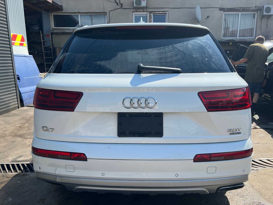 Шрот Ауді Ку7 4М пневмопідвіска рейка фари Audi Q7 4M авторазборка мотор коробка супорт б/у
