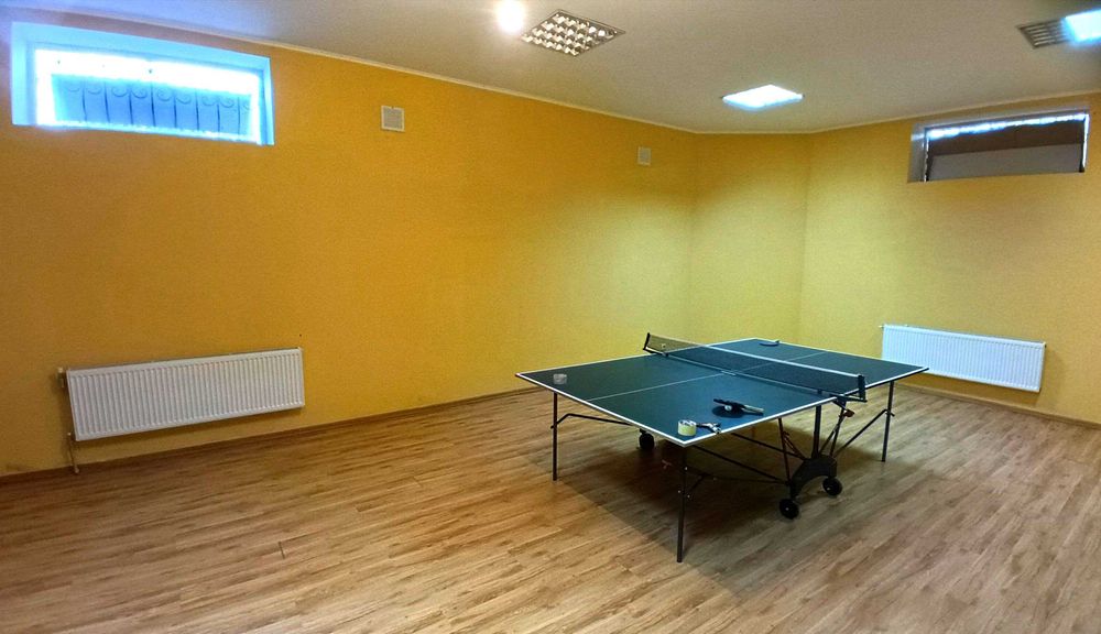 Добротній,жилий будинок біля лісу та недалеко від озера.с.Завалівка