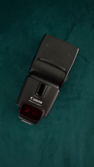 Máquina Fotográfica Canon + Flash SPEEDLITE 430 EX II