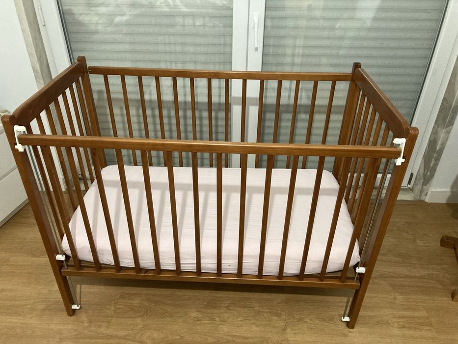 Berço com colchão novo