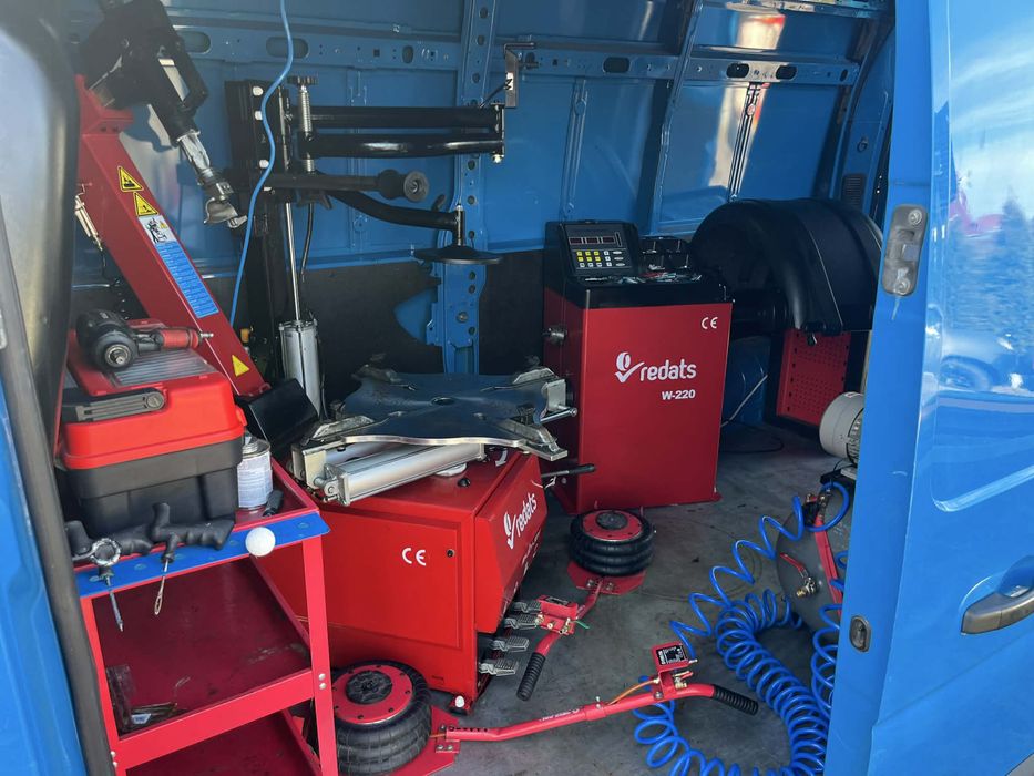 REZERWACJA - Mobilna Wulkanizacja Renault Master 2.3Dci 125 L3H2  Mobilny Serwis