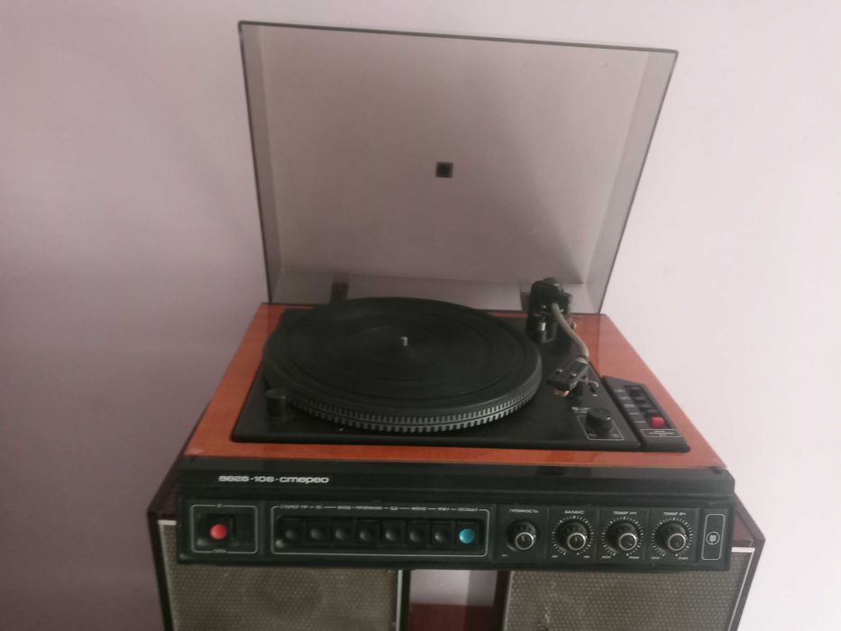 Продам Вегу 108 стерео