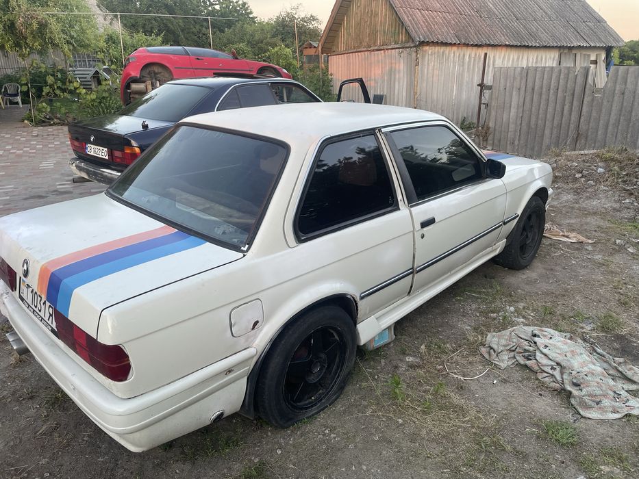 Продам Bmw e30.