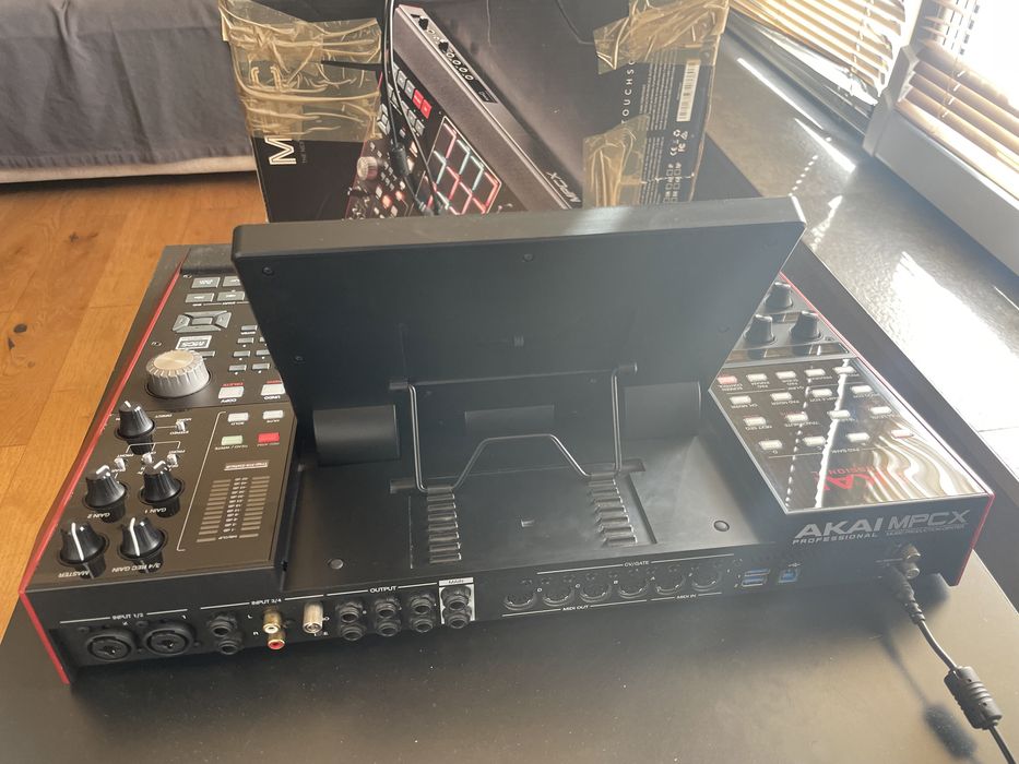 Akai MPC X (SSD 500gb + pro pack + instruments collections + flavor pro +...) OKAZJA!