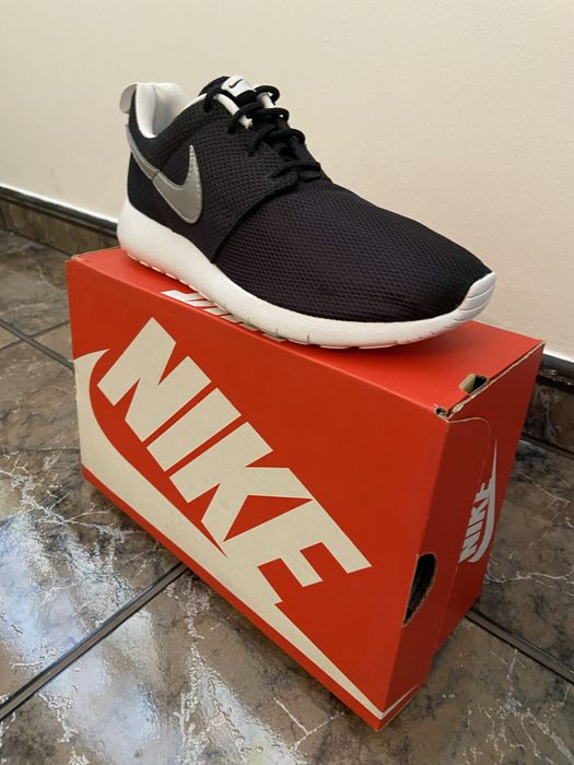 Nowe buty sportowe .damskie/młodzieżowe  Nike  Roshe One  (GS) 39