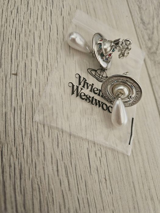 Piękne nowe kolczyki Vivienne Westwood