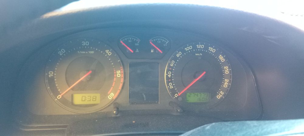 Skoda Super B 2002 рік 2,5 дизель.