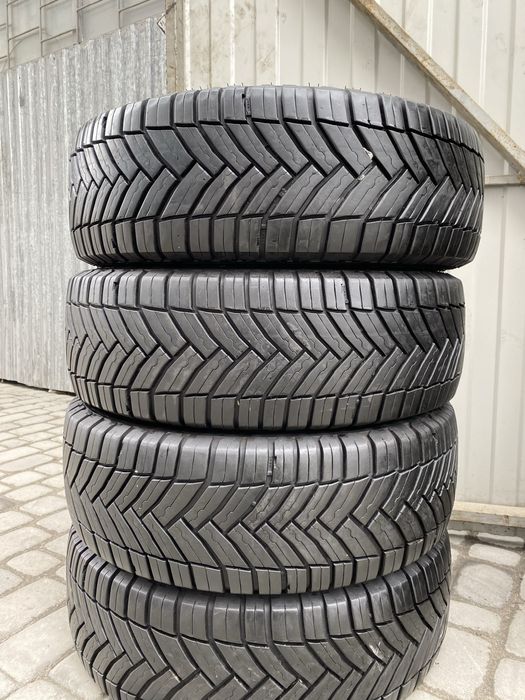 215/70 R15c Michelin CrossClimate