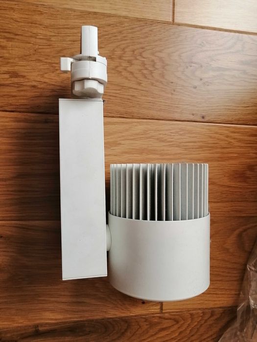 Oprawy oświetleniowe LED do sklepu