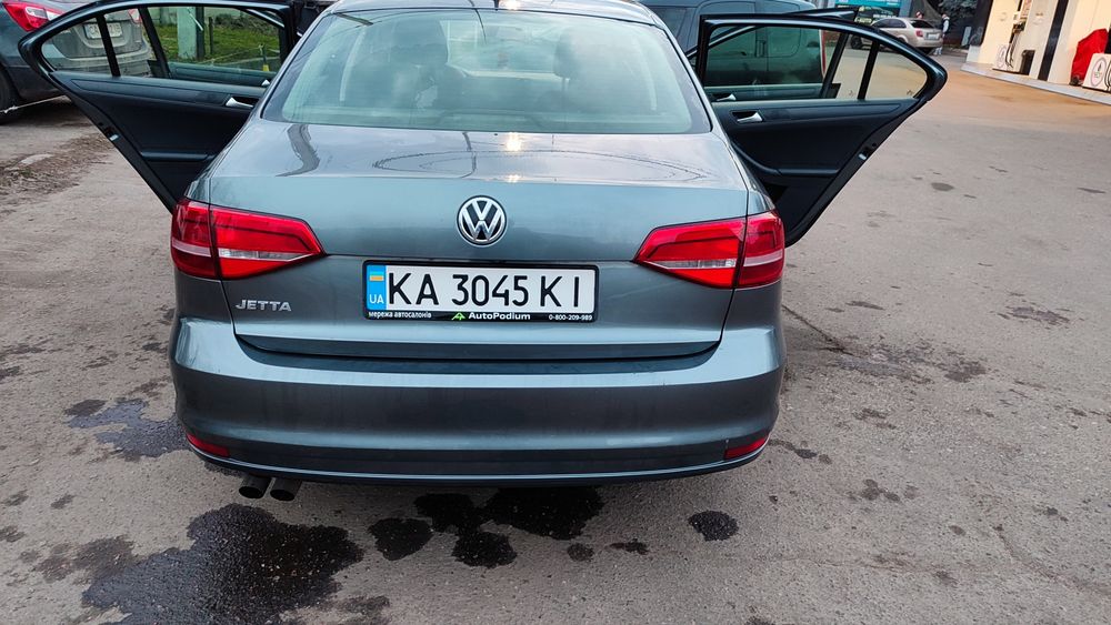 Продам Volkswagen Jetta 2.0 автомат 2015