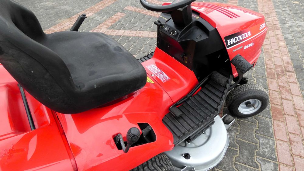 Traktorek kosiarka HONDA 2218 NOWY SILNIK (260218.6) - Baras