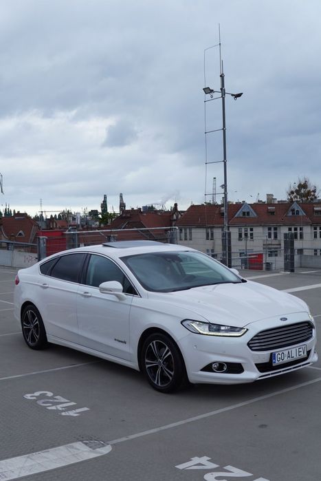 Ford Mondeo Ford Mondeo Titanium Hybrid 2.0 + LGP