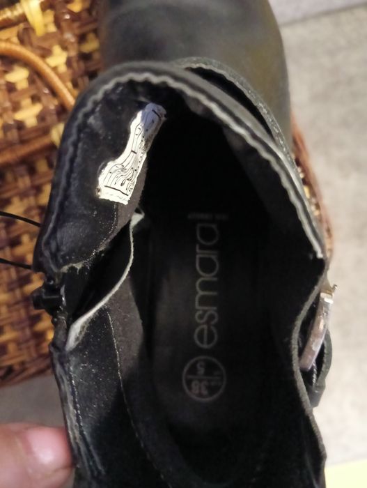 Buty botki czarne 38