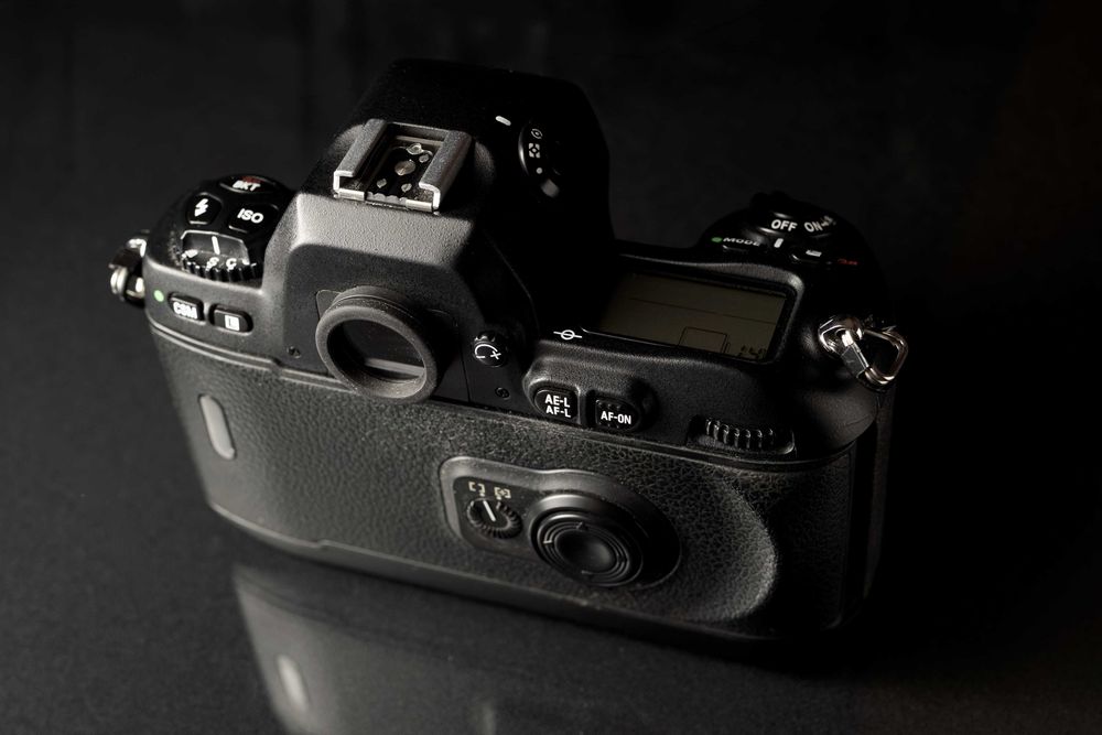 NIKON F100 плівкова камера 35 mm