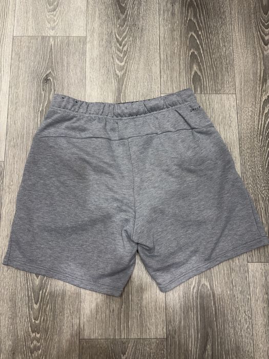 Шорти Nike Dri-Fit , у сірому кольорі , в розмірі М
