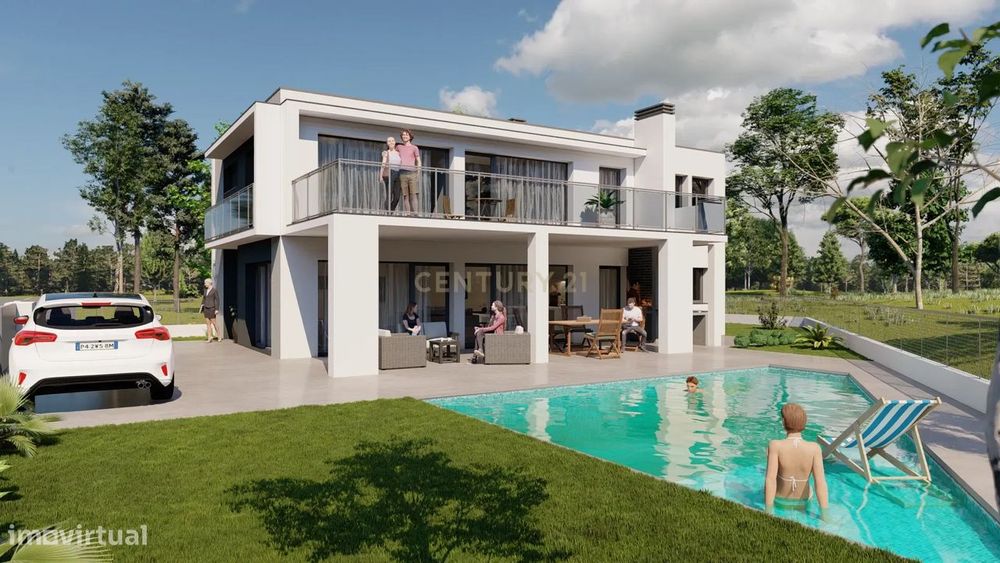 Moradia T4 nova com piscina de sal, domótica e excelente exposição sol