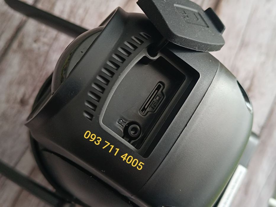 Камера відеоспостереження з сонячною панеллю