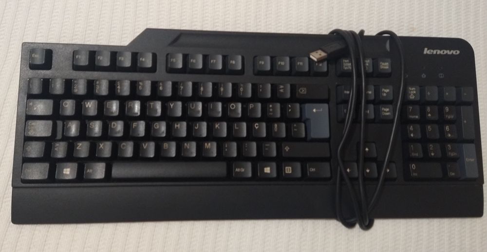 Vendo teclado Lenovo e  Rato Futjsi