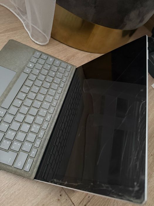 Microsoft surface  5 pro 8gb 256gb