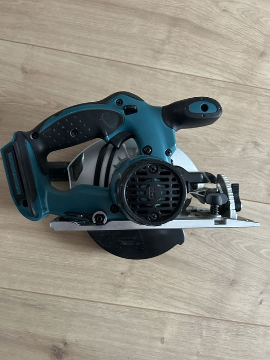 Pilarka makita DSS610