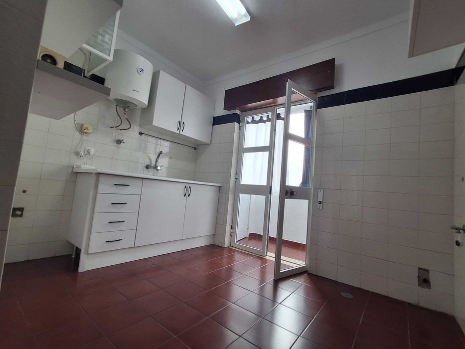 Arrendo Apartamento T4 Bacelo-Evora