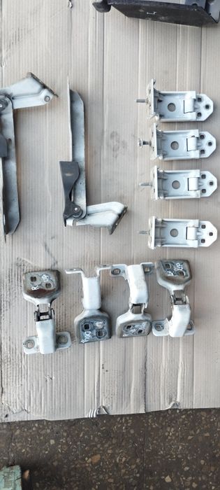 Петли дверей, капота Рено Мастер 3