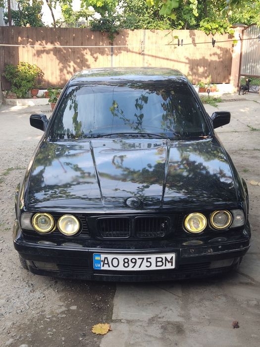 Бмв       e34 524td