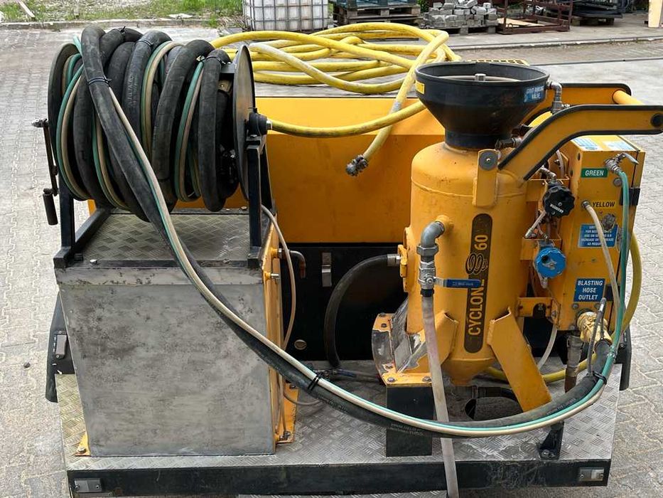 Piaskarka hydropiaskarka z kompresorem Falcon F60CTM Yanmar 4TNV88, 12 Bar