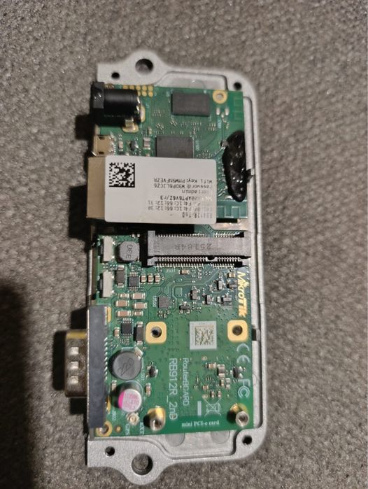 Точка доступа Mikrotik LtAP mini LTE kit