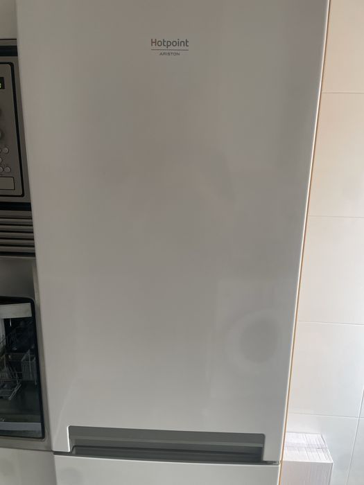 Frigorífico Combinado HOTPOINT-ARISTON424445214689208322