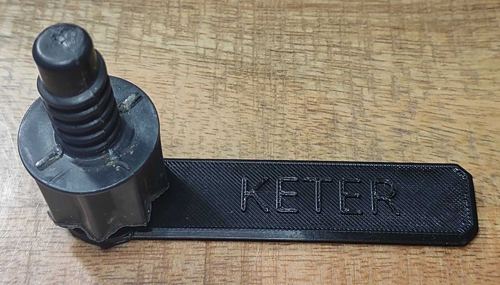 Klucz do mebli ogrodowych Keter