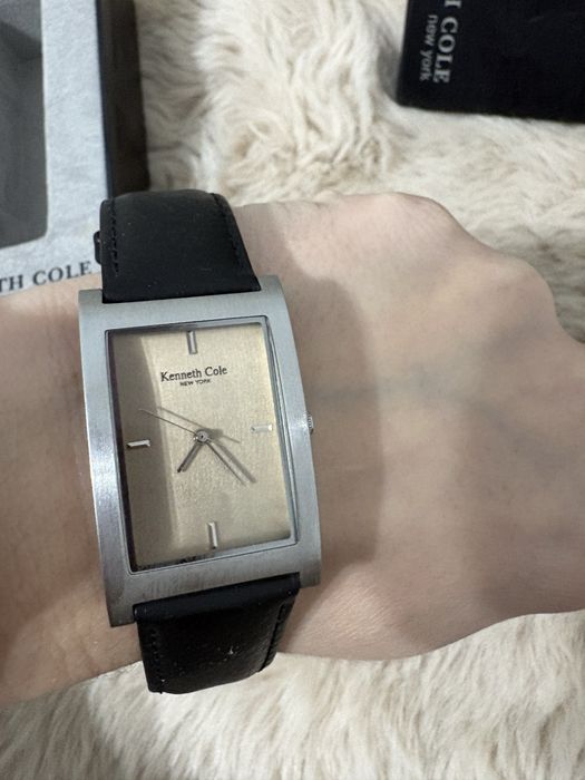 zegarek marki Kenneth Cole New York czarny
