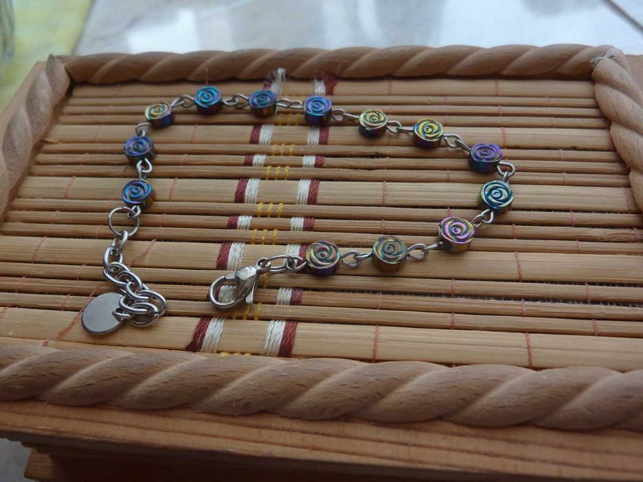 Bransoletka hematyt tęczowy różyczki stal prezent święta dla niej