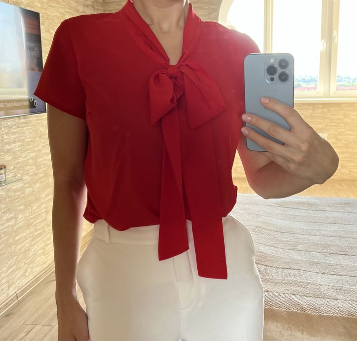 Червона шифонова блуза кофта бант