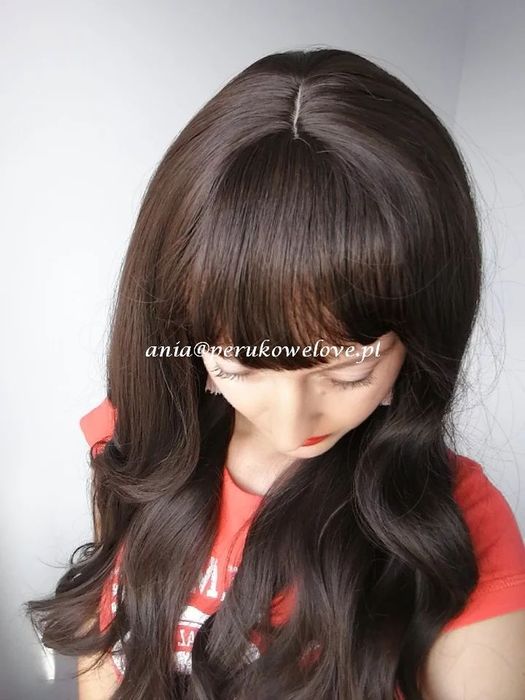 Peruka czekoladowy BRĄZ z grzywką włosy jak naturalne na co dzień