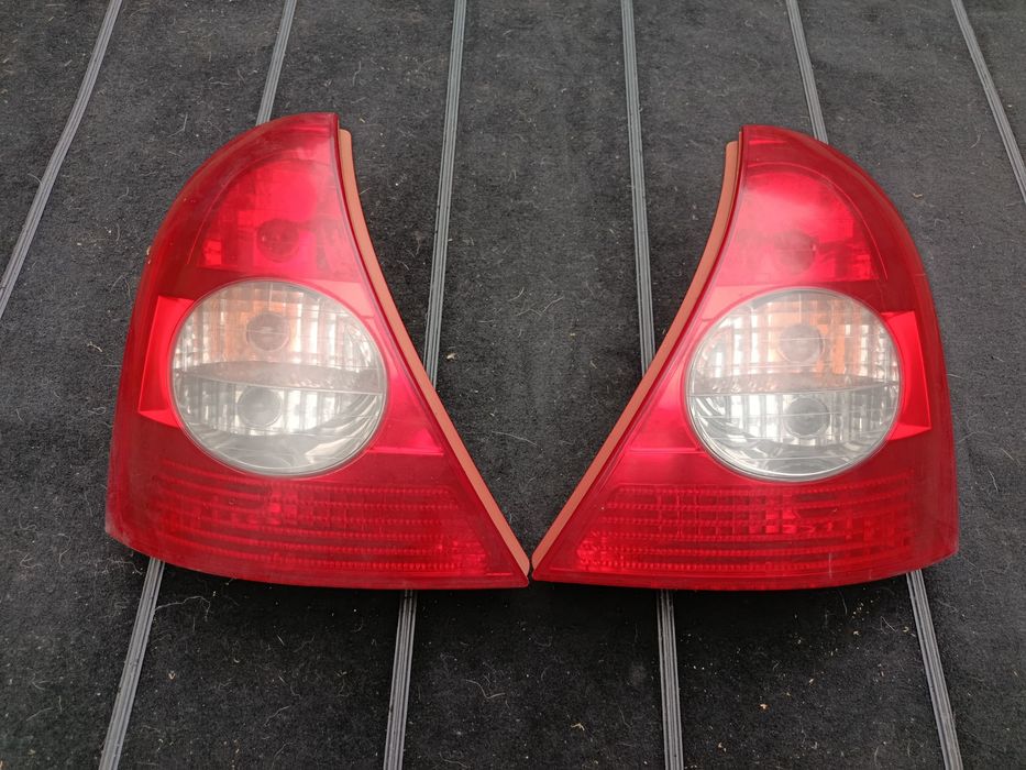 Lampa tylna prawa lewa prawy lewy przód CENA ZA KOMPLET Renault Clio II